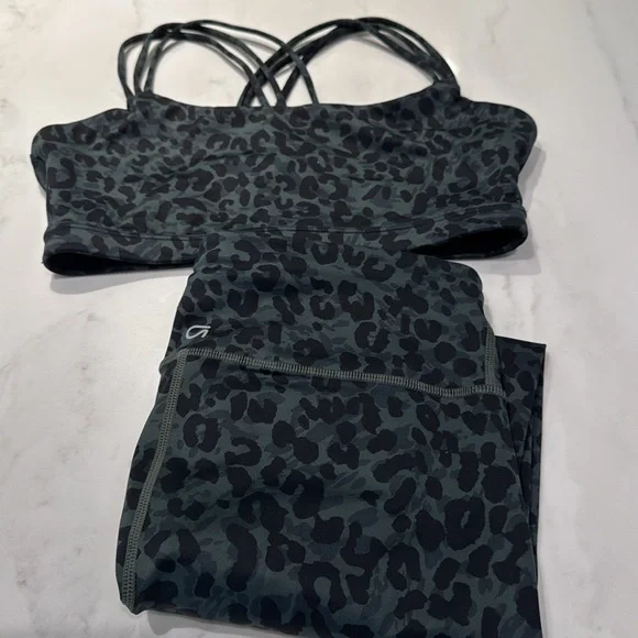 GAP ELIPSE 2pc 🐆💚🖤 - Picture 9 of 13